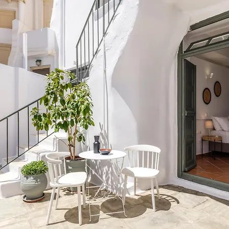 Mykonian Living The Little Venice & Apartamento Mykonos Town