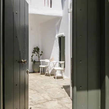Mykonian Living The Little Venice & Apartamento *