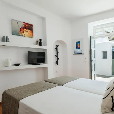 Mykonian Living The Little Venice & Apartamento *